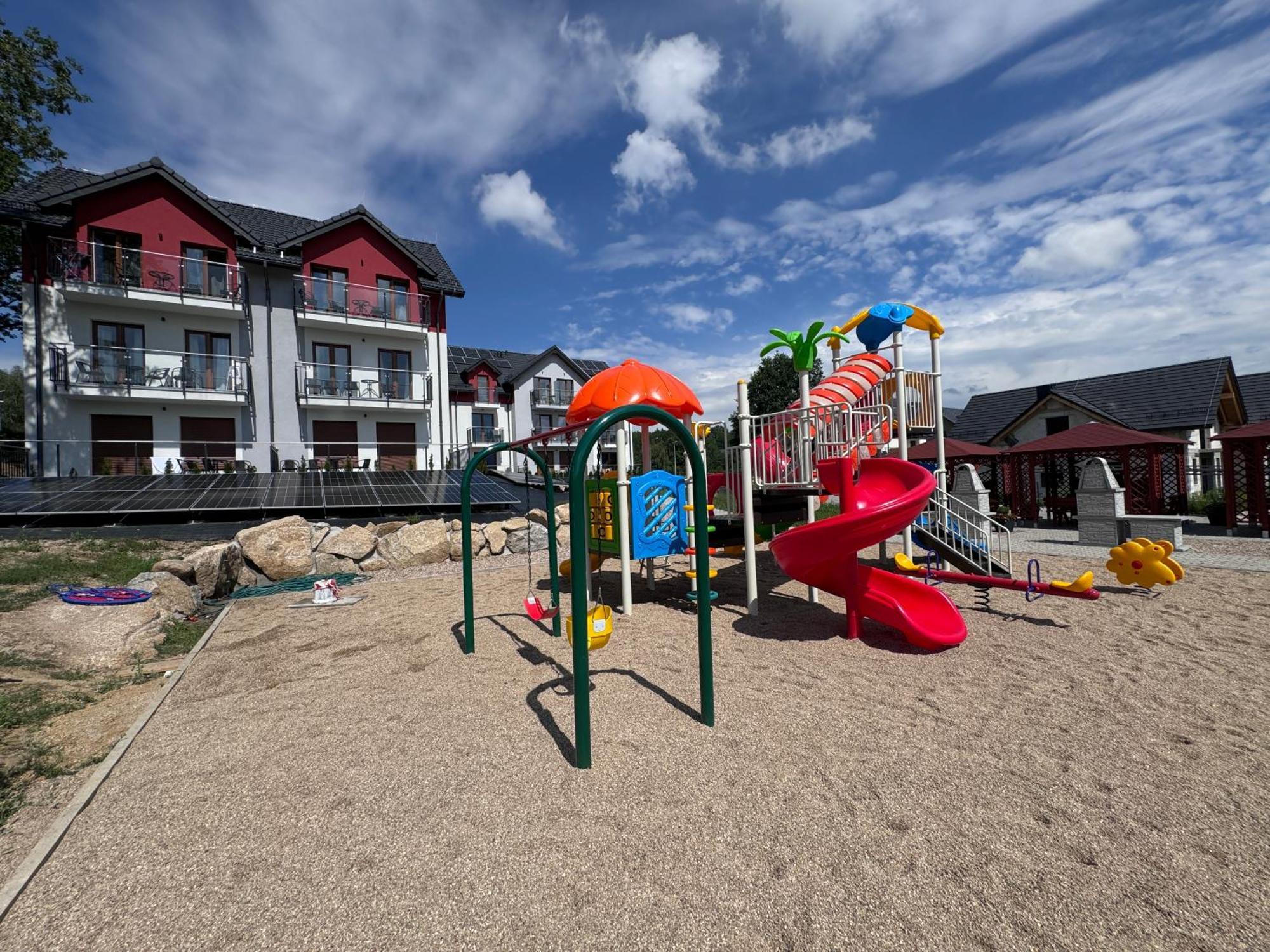 Kolorowe Cieplice - Apartamenty Z Widokiem Na Karkonosze Еленя-Гура Экстерьер фото